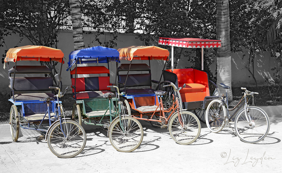 Cyclo-pousses (cycle rickshaws)